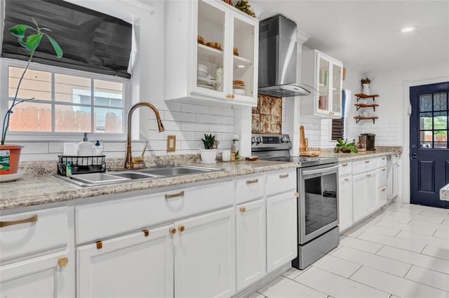 6845 Larkstone Street, Houston, TX 77028