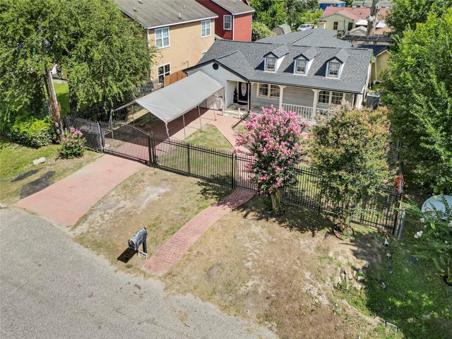 6845 Larkstone Street, Houston, TX 77028