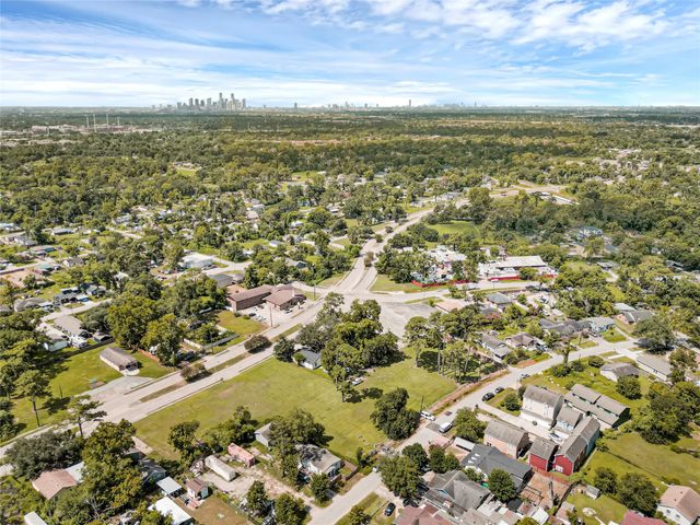 6845 Larkstone Street, Houston, TX 77028