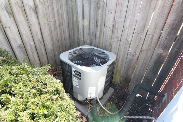 28260 Edward Street, Roseville, MI 48066