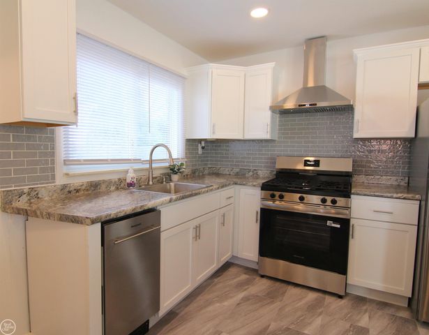 28260 Edward Street, Roseville, MI 48066