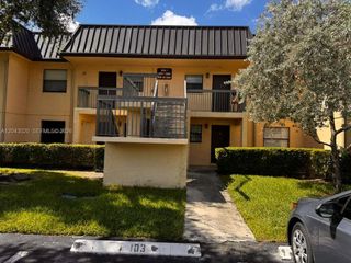 9333 NW 1st Ct 104, Pembroke Pines, FL 33024