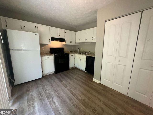 358 Pin Oak Court SW, Marietta, GA 30008