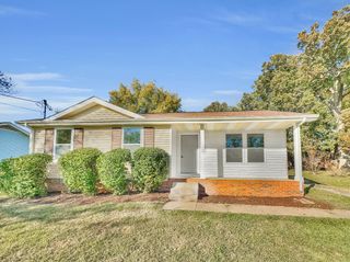 3447 Arvin Dr, Clarksville, TN 37042