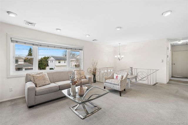 2509 Riviera Lane, Bellmore, NY 11710