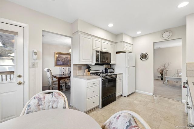 2509 Riviera Lane, Bellmore, NY 11710