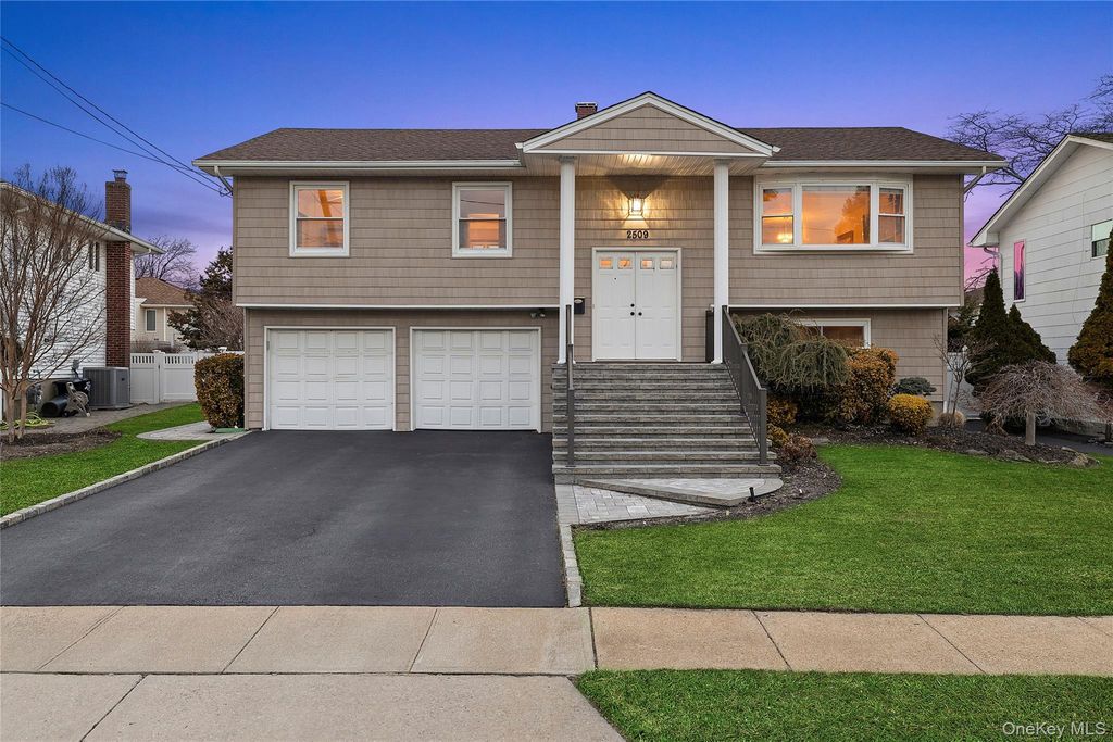 2509 Riviera Lane, Bellmore, NY 11710