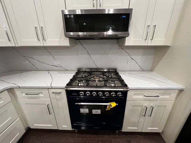 4819 Main Street 204, Skokie, IL 60077