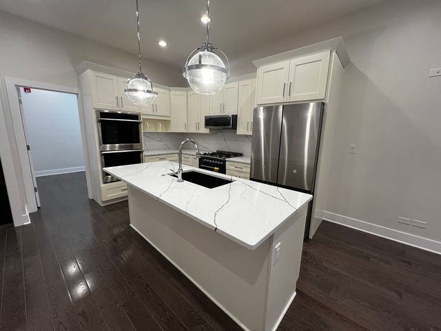 4819 Main Street 204, Skokie, IL 60077