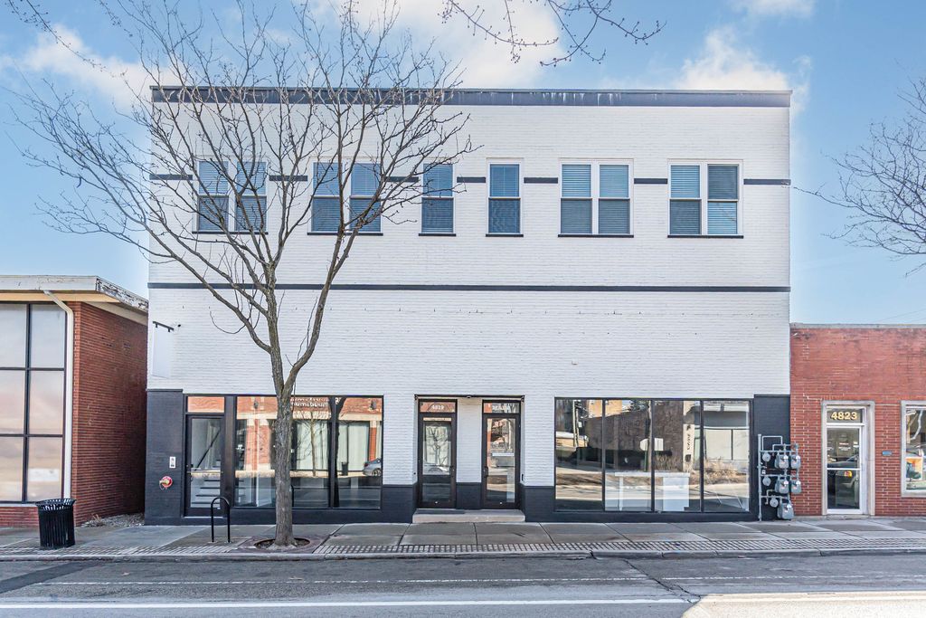 4819 Main Street 204, Skokie, IL 60077