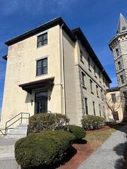 201 Thorndike Street 1-27, Lowell, MA 01852