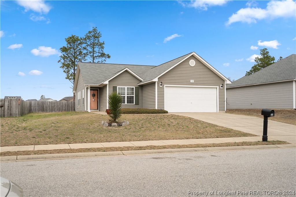 2208 Sir Michael Drive, Hope Mills, NC 28348 — photo 2
