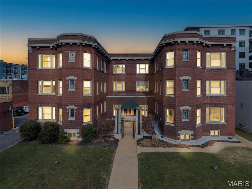 4561 Laclede Avenue 4FE, St Louis, MO 63108