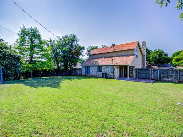 1701 Edge Hill Road, Benbrook, TX 76126