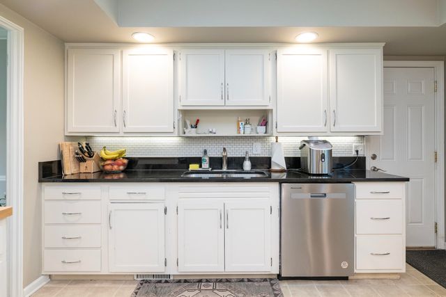 1738 Greenbriar Drive, Portage City, MI 49024