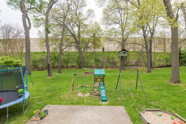 1738 Greenbriar Drive, Portage City, MI 49024