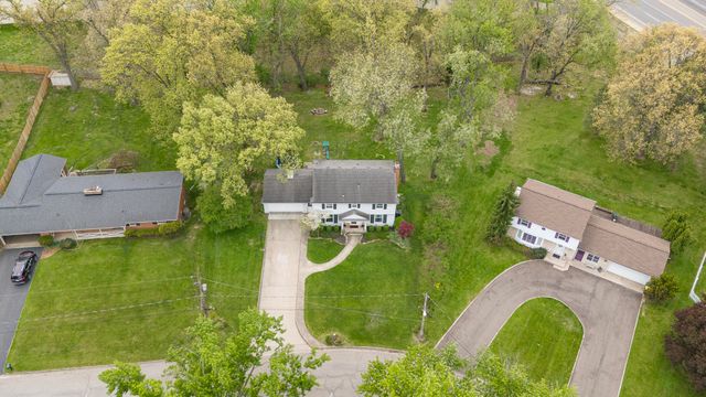 1738 Greenbriar Drive, Portage City, MI 49024