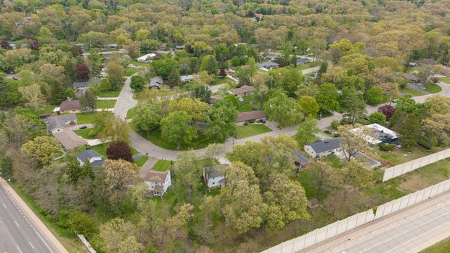 1738 Greenbriar Drive, Portage City, MI 49024