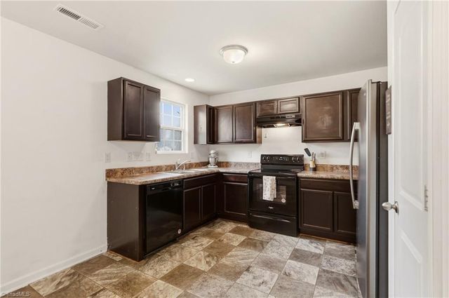 1715 Ransom Trace Court, Winston-salem, NC 27106