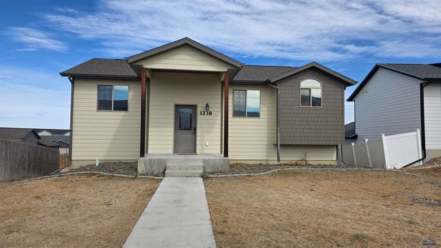 1238 JUNEAU DR, Rapid City, SD 57719