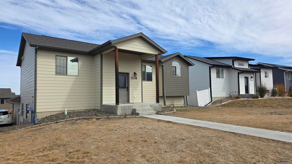 1238 JUNEAU DR, Rapid City, SD 57719