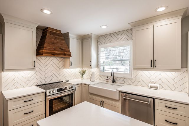 107 Meadow Ln, Hendersonville, TN 37075