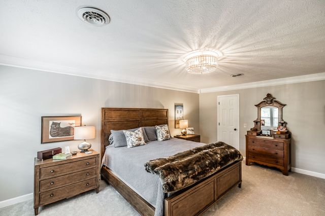 107 Meadow Ln, Hendersonville, TN 37075