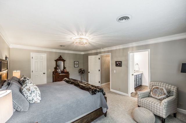 107 Meadow Ln, Hendersonville, TN 37075