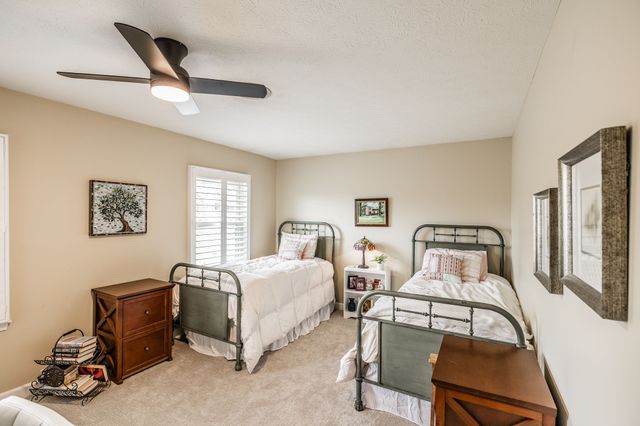 107 Meadow Ln, Hendersonville, TN 37075