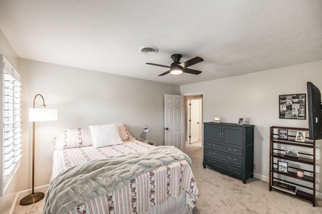107 Meadow Ln, Hendersonville, TN 37075