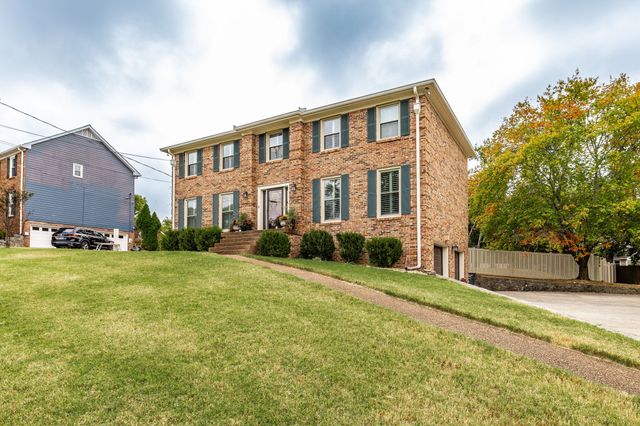 107 Meadow Ln, Hendersonville, TN 37075