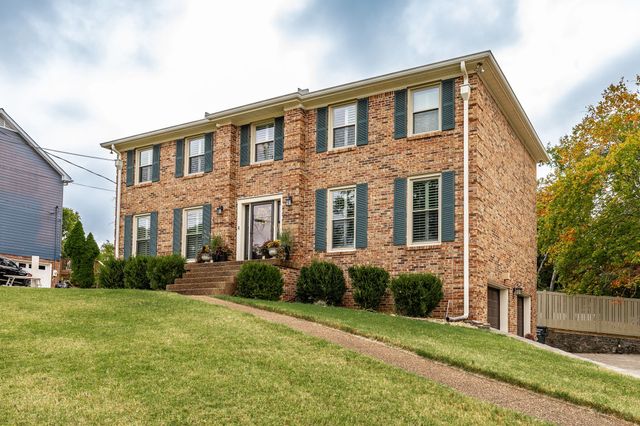 107 Meadow Ln, Hendersonville, TN 37075