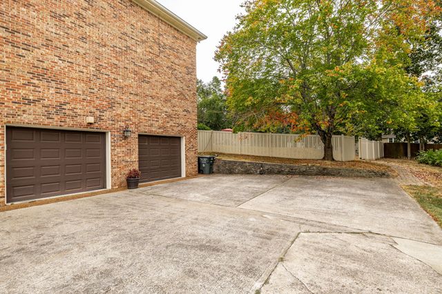107 Meadow Ln, Hendersonville, TN 37075
