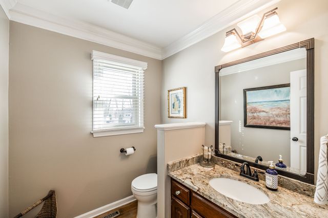 107 Meadow Ln, Hendersonville, TN 37075
