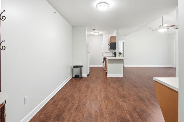 29 N CEDAR LAKE 307, Columbia, MO 65203