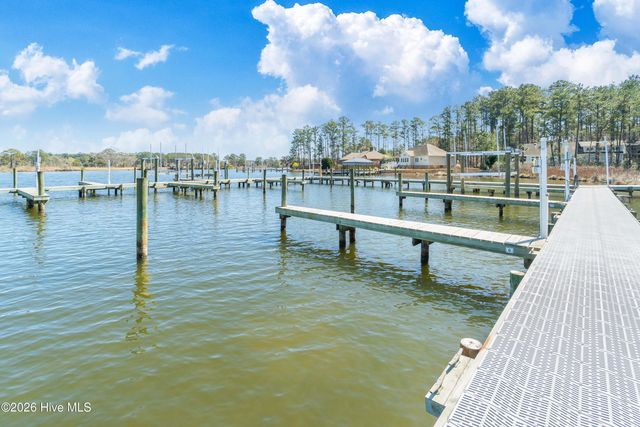 425 Plantation Parkway, Oriental, NC 28571