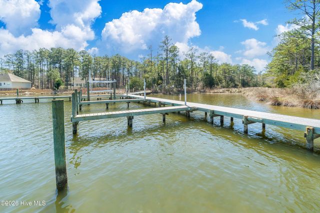 425 Plantation Parkway, Oriental, NC 28571