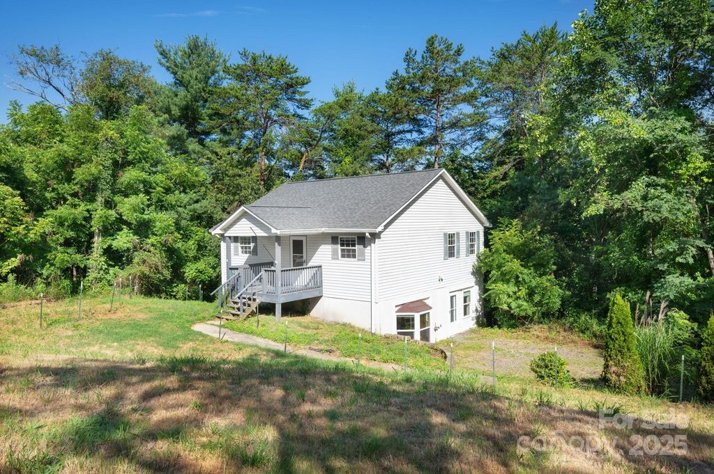 42 Anna Glenn Lane, Weaverville, NC 28787