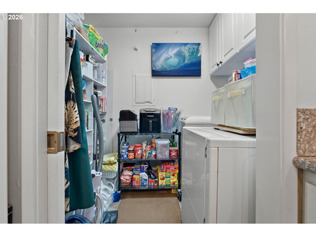 12160 Sw ROYAL Ct D, King City, OR 97224