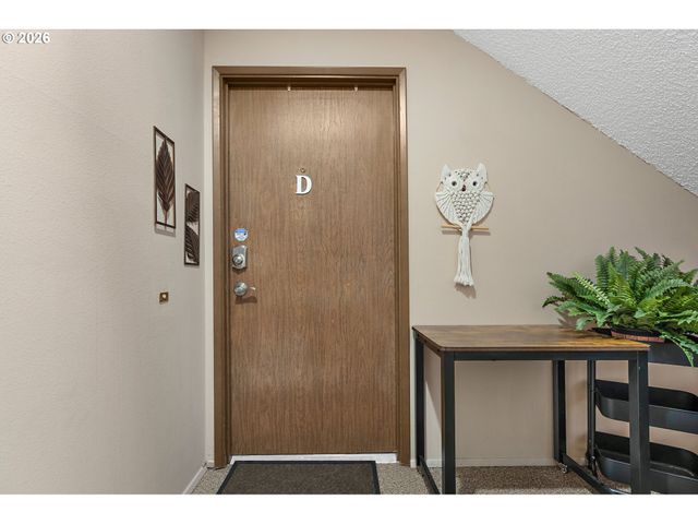 12160 Sw ROYAL Ct D, King City, OR 97224