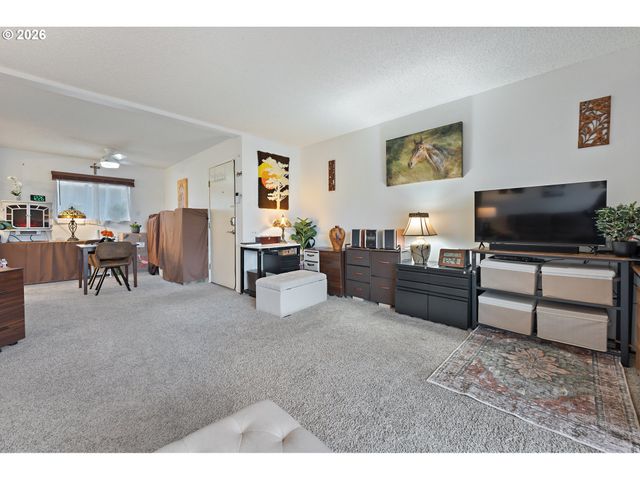 12160 Sw ROYAL Ct D, King City, OR 97224