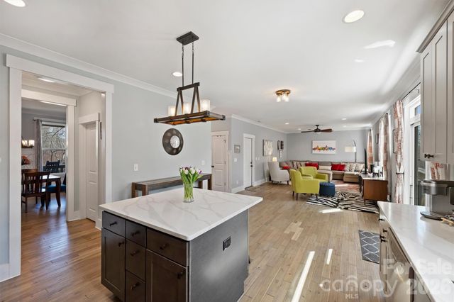 306 Breezewood Drive, Charlotte, NC 28262