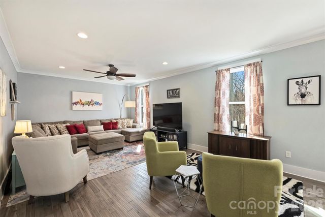 306 Breezewood Drive, Charlotte, NC 28262