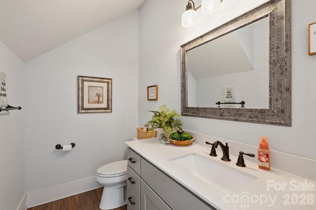 306 Breezewood Drive, Charlotte, NC 28262