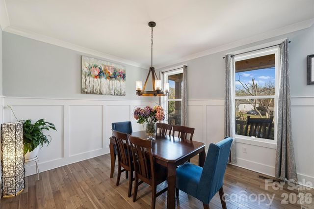 306 Breezewood Drive, Charlotte, NC 28262