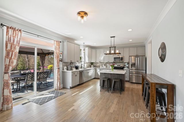 306 Breezewood Drive, Charlotte, NC 28262