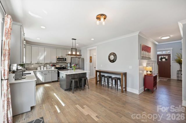 306 Breezewood Drive, Charlotte, NC 28262