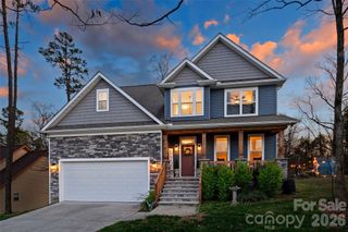 306 Breezewood Drive, Charlotte, NC 28262