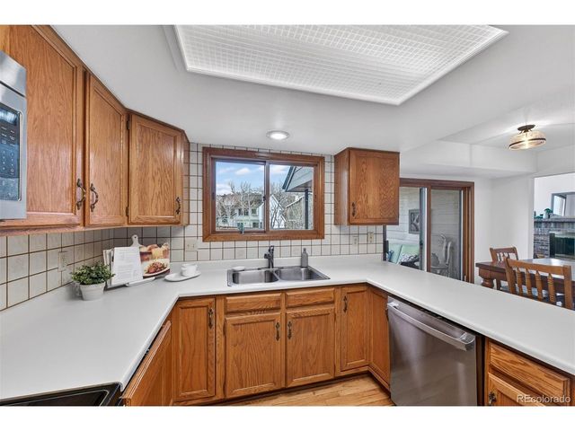 28 Willowleaf Dr, Littleton, CO 80127
