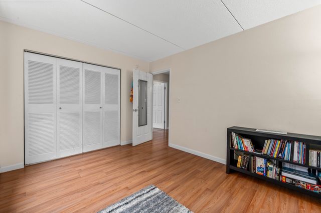 43 Mccormick Ter 53, Stoughton, MA 02072